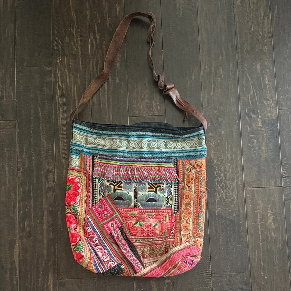 Colorful Embroidered Shoulder Bag - Picture 1 of 7